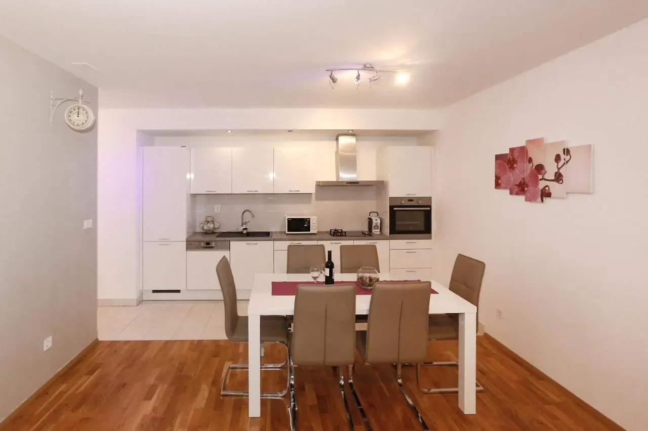 Apartment Miki Split